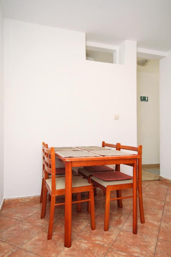 Apartments By The Sea Brela, Makarska - 6688 Exterior foto